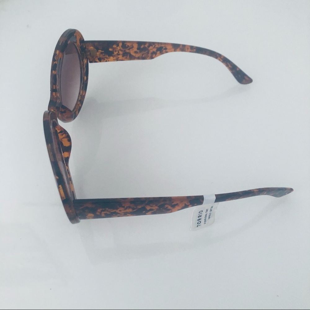 TORRID ROUND SUNGLASSES - Picture 5 of 5